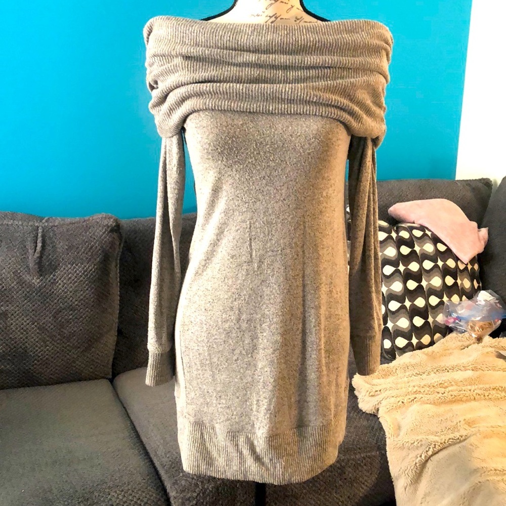 LAST CHANCE 💄 Miss Chievous Off the Shoulder Tunic Sweater, size Large